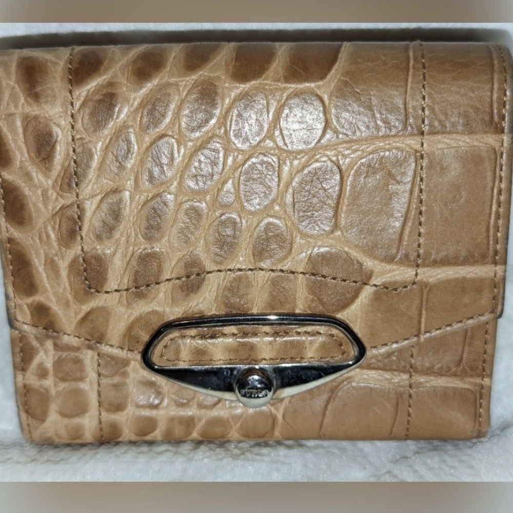 EUC FURLA Crocodile-Embossed Genuine Leather Brown Wallet  Gorgeous !!